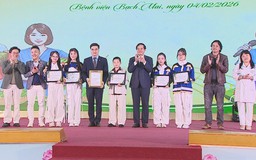 Bừng sáng đêm nhạc 'Blouse trắng - Trái tim hồng'