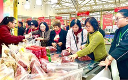 Nhộn nhịp sức mua hàng hoá Tết 2026