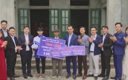 Xuân yêu thương đến với học sinh vượt khó