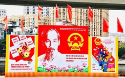 Hà Nội rực rỡ cờ hoa, khẩu hiệu tuyên truyền hướng tới cuộc bầu cử