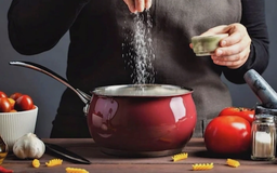 Người Việt ăn muối gấp đôi theo khuyến cáo của WHO