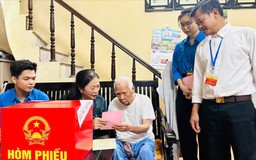 Những lá phiếu từ mái nhà, trọn vẹn ngày hội non sông