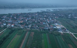Xã Minh Châu: Cử tri vượt sông đi bỏ phiếu từ tinh mơ