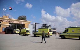 Cửa khẩu Rafah mở cửa trở lại sau ba tuần tê liệt