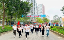 Nhân dân phường Hoàng Mai tham gia Ngày chạy Olympic