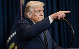 Tổng thống Trump đe dọa siết chặt an ninh sân bay Mỹ