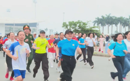 800 người dân phường Từ Liêm tham gia giải chạy vì hòa bình