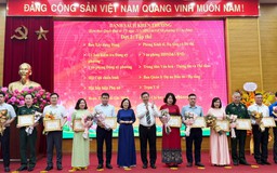 Phường Ô Chợ Dừa khen thưởng công tác bầu cử
