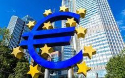 Eurozone đối mặt nguy cơ lạm phát đình trệ