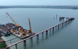 Đảm bảo nguồn nhiên liệu thi công các cầu vượt sông Hồng