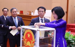 Đồng chí Phùng Thị Hồng Hà tiếp tục được bầu giữ chức vụ Chủ tịch HĐND thành phố Hà Nội khóa XVII