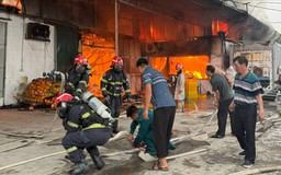 Kịp thời dập tắt đám cháy tại xưởng sản xuất bánh kẹo ở xã Hương Sơn