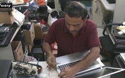 Mexico: Giáo sư đại học sửa máy tính để tặng sinh viên