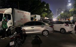 Ô tô mất lái gây tai nạn liên hoàn trên đường Nguyễn Chánh