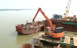 Dự án cầu Hồng Hà vượt tiến độ