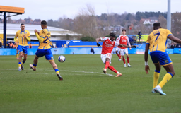 Arsenal thẳng tiến vào tứ kết FA Cup
