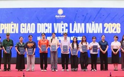 Sôi động phiên giao dịch việc làm