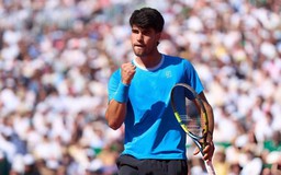 Jannik Sinner và Carlos Alcaraz vào tứ kết Monte Carlo Masters