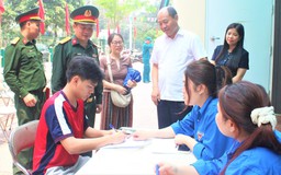 Tuổi trẻ Định Công hăng hái tham gia đăng ký nhập ngũ