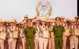 Tuyên dương các điển hình tiên tiến lực lượng Cảnh sát Quản lý hành chính