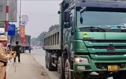 Kiểm soát xe tải cơi nới thùng xe tham gia giao thông