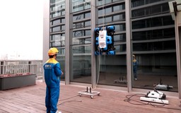 Nhu cầu sử dụng robot lau kính tại Trung Quốc tăng mạnh