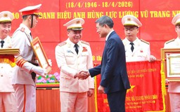Trung tướng Nguyễn Thanh Tùng đón nhận danh hiệu Anh hùng LLVT
