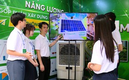 Học sinh tận dụng gió xe di chuyển, tạo điện cho giao thông xanh