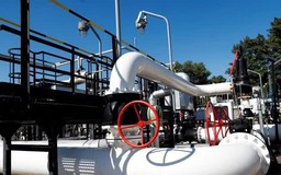 Hungary kêu gọi nối lại dòng chảy dầu qua Druzhba