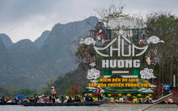 Hơn 77 vạn lượt khách đã đến du lịch chùa Hương