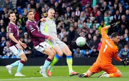 Man City hoàn thành mục tiêu trước Burnley