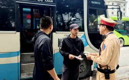 CSGT tăng cường kiểm tra xe khách dịp nghỉ lễ