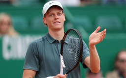 Jannik Sinner và Elena Rybakina ngược dòng đi tiếp ở Madrid mở rộng