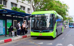 Người dân vui mừng lựa chọn phương tiện công cộng miễn phí