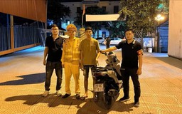 Hai thanh niên mang hung khí bị phát hiện