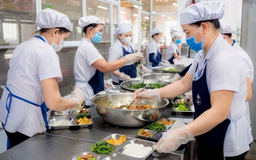 Hà Nội vào cuộc giám sát bếp ăn tập thể, ngăn ngộ độc thực phẩm