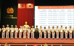 Công bố quyết định thăng cấp bậc hàm thượng tá đối với 146 đồng chí