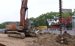 Công trường không ngày nghỉ, chạy đua từng giờ