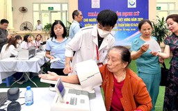 Hàng nghìn người dân được khám sức khỏe miễn phí