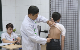 Phát hiện vẹo cột sống muộn giảm chất lượng điều trị