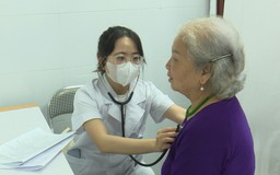 100% người dân phường Bạch Mai được khám, sàng lọc sức khỏe