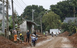 Khơi sức dân 'hiến đất, mở đường'