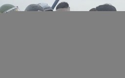 Cảnh sát ngăn cản kịp thời nam thanh niên lên cầu tự tử