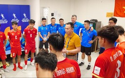 Chủ tịch VFF động viên các cầu thủ U17 Việt Nam