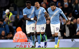 Man City tái lập cách biệt 2 điểm với Arsenal