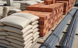 Giá vật liệu tăng, nhà thầu chật vật giữ tiến độ