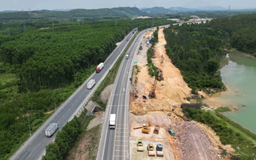 Xem xét tạm dừng lưu thông đêm trên cao tốc Cam Lộ - La Sơn