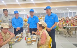 Bữa cơm công đoàn ấm áp tình thân