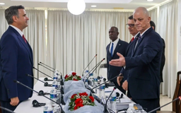 Lãnh đạo tình báo Mỹ thăm Cuba