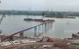 Nhịp cầu mới cho cực tăng trưởng sông Hồng